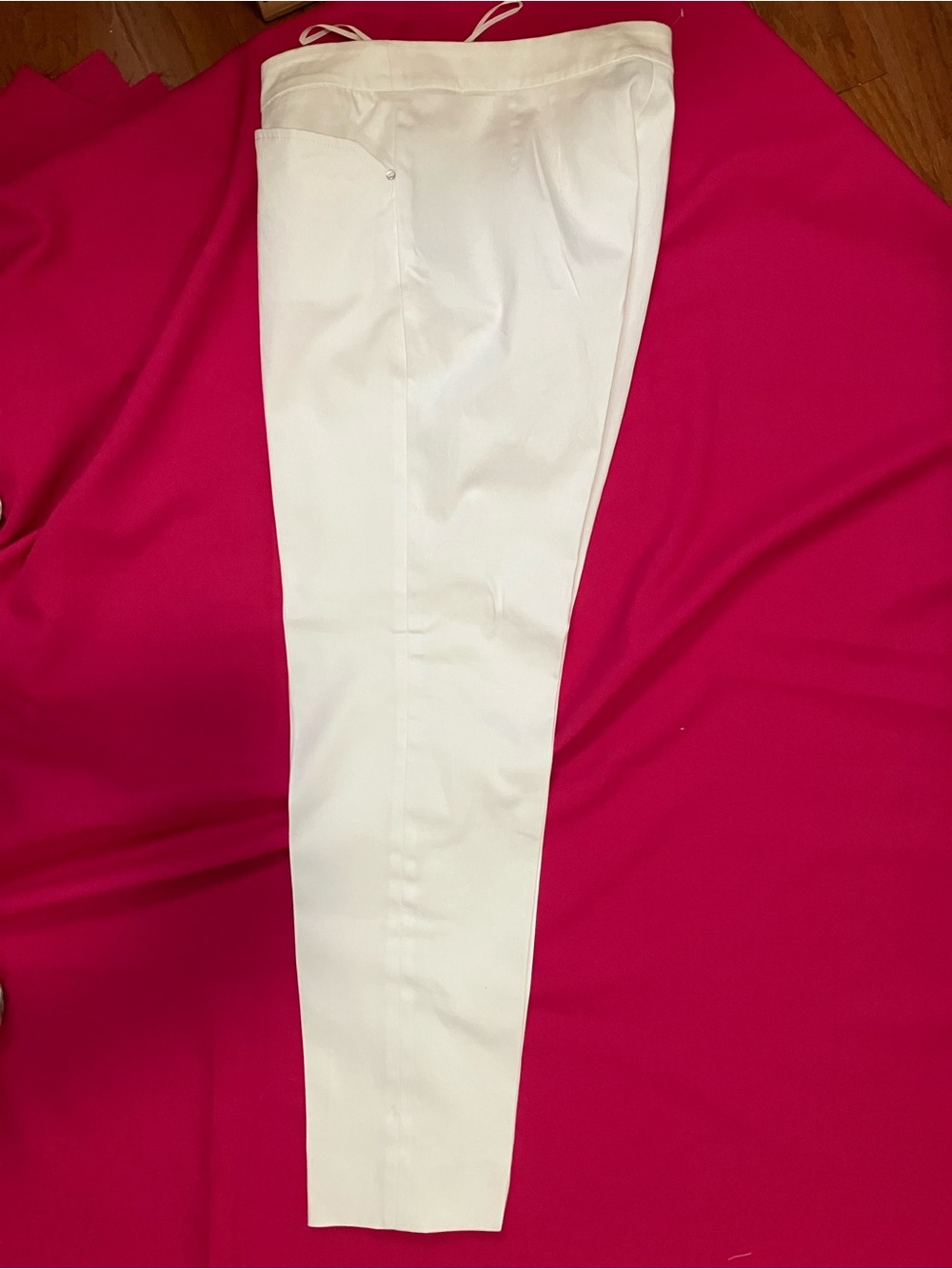 Jones New York straight leg white pants size 2